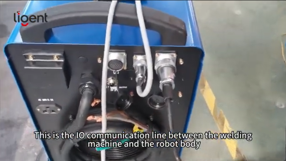 Wiring connection between robot arm and welding power source SK series