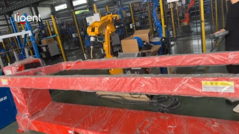 SK12-2010 welding robot and positioner collaborative testing